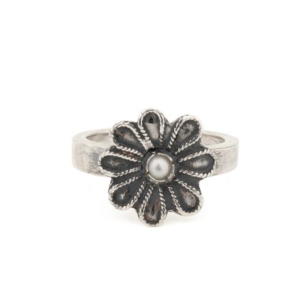 Vintage Flower Ring – Oxidized Silver & Pearl