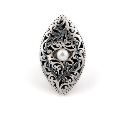 Byzantine Ring with Pearl